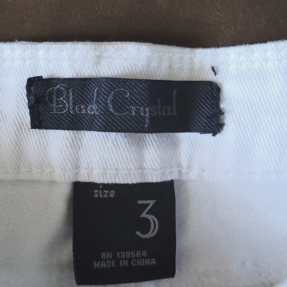 3 for$30 Cute little low waist denim cut- offs. Size 3 or 24 - Picture 3 of 3